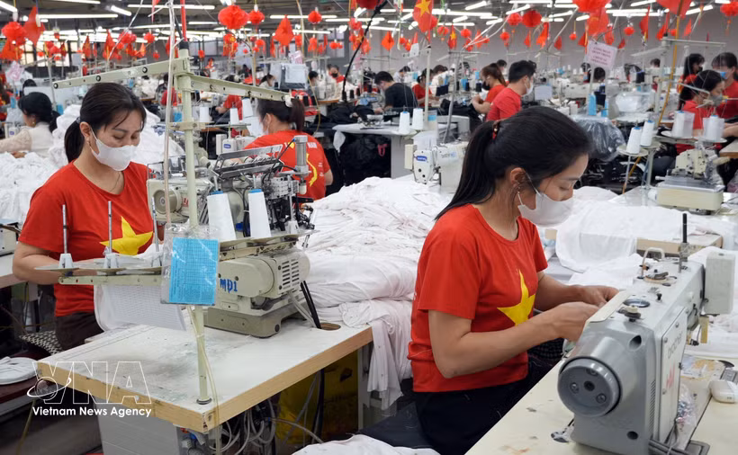 越南纺织品服装出口位居全国前列。图自越通社