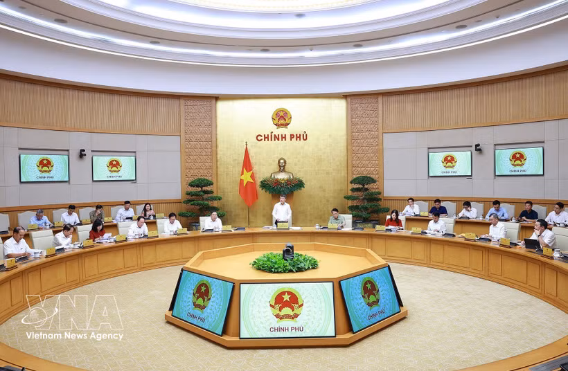 越南政府总理黎明兴主持召开2026年8月政府立法专题会议。图自越通社