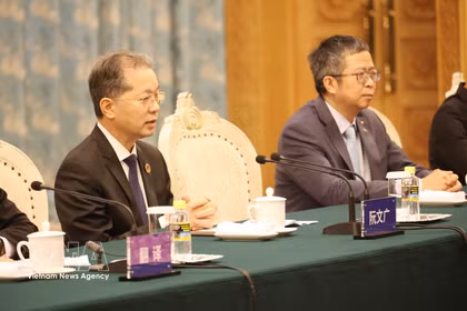 加强越中两国法院及司法机关合作