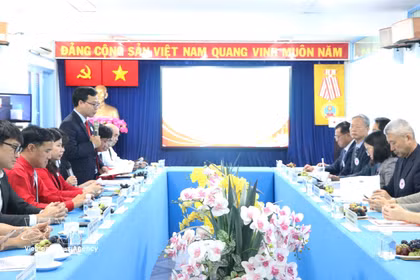 韩国仁川红十字会与胡志明市红十字会举行工作会谈。图自越通社