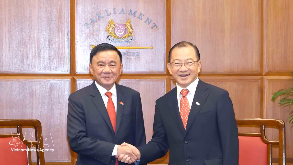 越共中央书记处常务书记陈锦绣会见新加坡国会议长谢健平