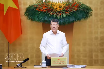 越南政府总理黎明兴在河内主持召开2026年9月政府例行会议及政府与地方视频会议。图自越通社