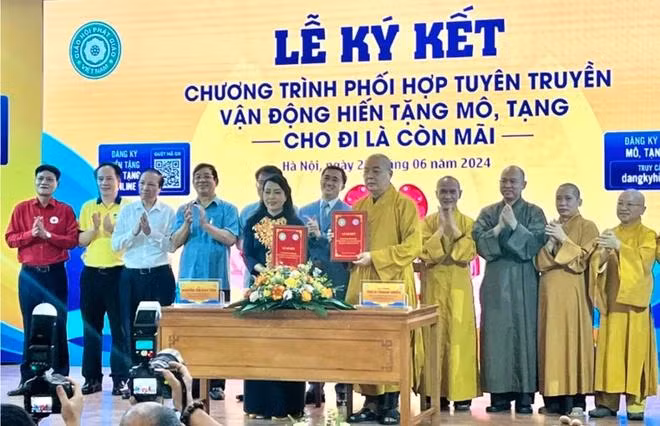 工作配合的协议书签署仪式。图自Vietnam+