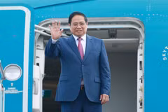 政府总理范明政启程赴中国天津出席世界经济论坛第十六届新领军者年会。图自越通社
