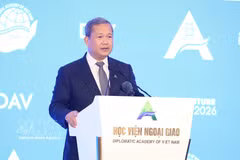 柬埔寨王国首相洪玛奈在东盟未来论坛上发表讲话。图片来源：越通社