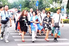 赴庆和旅游的一个中国旅游团。图片来源：nhandan.vn