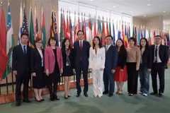 参加联合国人权理事会成员投票的越南代表团。图自越通社