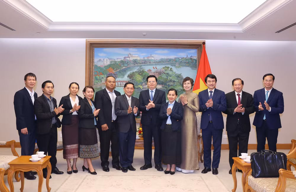 vna-potal-pho-thu-tuong-mai-van-chinh-tiep-tong-giam-doc-thong-tan-xa-pathet-lao-8405054.jpg
