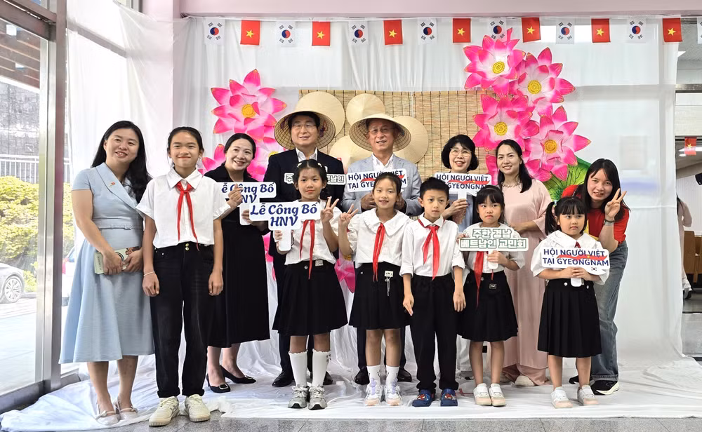 vna-potal-ra-rat-chi-hoi-nguoi-viet-nam-tai-gyeongnam-han-quoc-8174201.jpg