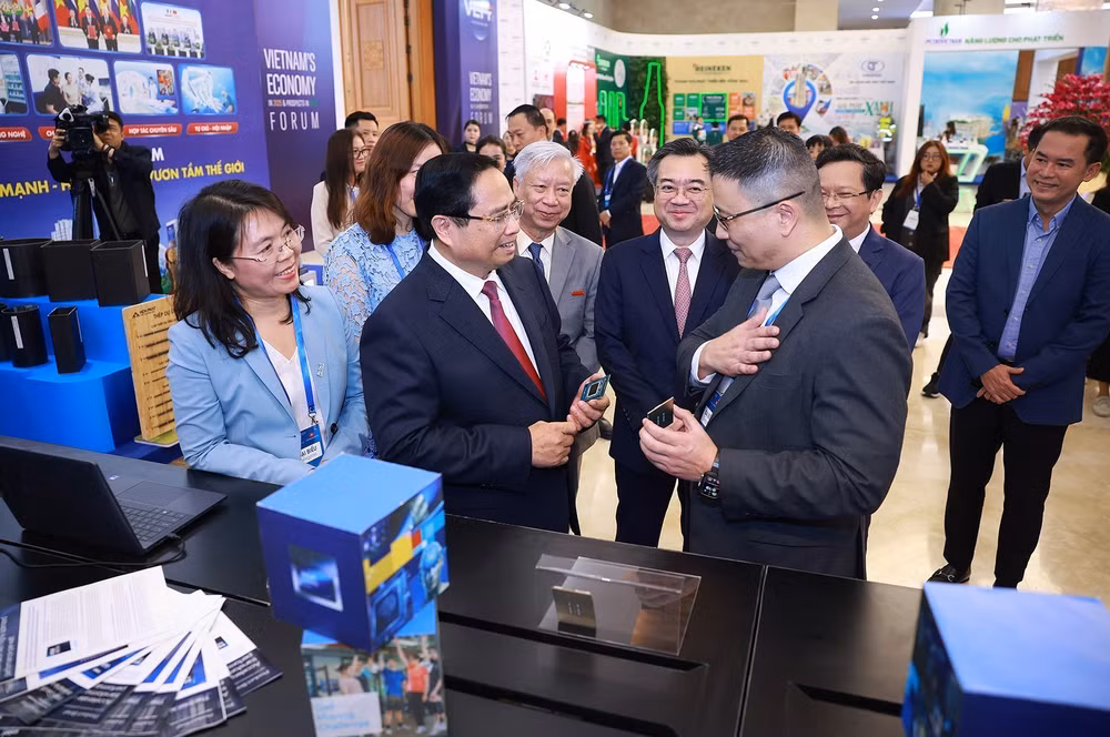 vna-potal-thu-tuong-tham-du-dien-dan-kinh-te-viet-nam-2025-8474715.jpg