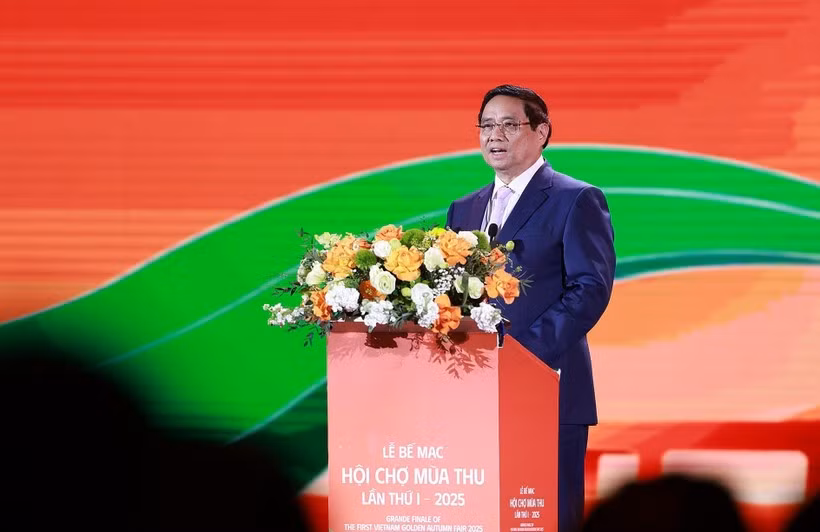 vna-potal-thu-tuong-pham-minh-chinh-du-le-be-mac-hoi-cho-mua-thu-lan-thu-nhat-8384028.jpg
