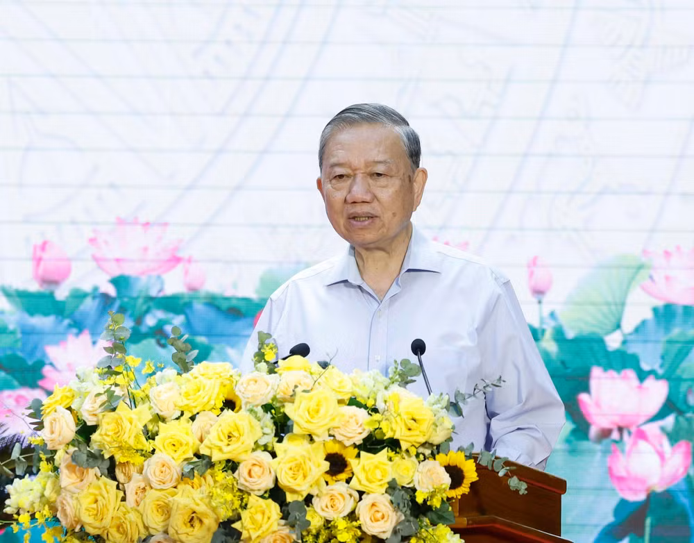 vna-potal-tong-bi-thu-to-lam-bi-thu-quan-uy-trung-uong-cung-doan-cong-tac-trung-uong-den-tham-lam-viec-tai-bo-tu-lenh-vung-canh-sat-bien-4-8420424.jpg