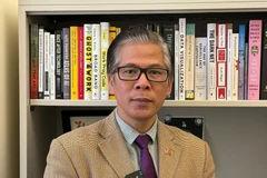 富布赖特常驻美国大学（AU）学者、政治与国际关系高级讲师阮鸿海接受越通社驻华盛顿记者采访。图自越通社