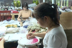 致力于保护与弘扬刺绣工艺 传承古都非遗精粹