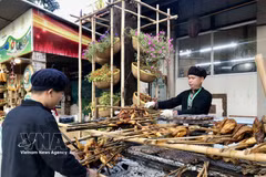 西贡旅游总公司美味佳肴和美食文化节介绍各地的美味佳肴。图自越通社