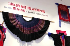 保护与传承奠边省赫蒙族刺绣与蜡染手工技艺 