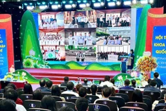 出席题为“越南传统医药学院：继承、创新与融合”学术研讨会的代表。图自Vietnam+