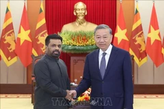 越共中央总书记苏林会见斯里兰卡总统、斯里兰卡人民解放阵线党(JVP)领导人阿努拉·库马拉·迪萨纳亚克。图自越通社
