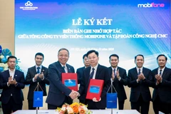 越南移动通信总公司（MobiFone）与CMC在河内签署全面合作谅解备忘录。图自越通社