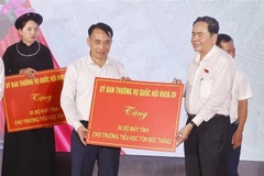 国会主席陈青敏：宣光在建国卫国事业中继续弘扬革命英雄主义精神