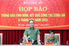 河内市公安局代表发表讲话。图自越通社