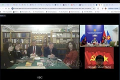 俄罗斯圣彼得堡政府举行关于越南共产党作用的座谈会。图自越通社