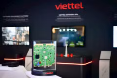 Viettel 集团与自然科学大学合作培训半导体芯片制造工程师。图自Viettel
