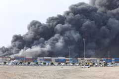 伊朗发生重大爆炸事的现场。图自新华社