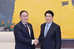 越南国家主席梁强会见ABAC 2025主席、韩国晓星集团副董事长赵贤相。图自越通社