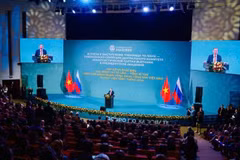 越共中央总书记苏林在俄罗斯总统大学发表演讲。图自越通社