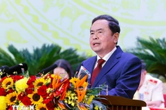 国会主席陈青敏发表讲话。图自越通社