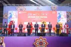 2025年越南河粉节开幕式。图自越通社
