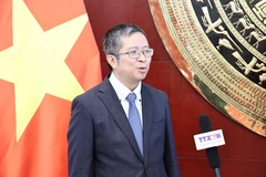 越南驻华大使范青平接受越通社驻北京记者的采访。图自越通社