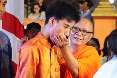 越南芹苴市举行高棉族月亮祭拜仪式