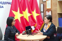 征求对党十四大文件草案意见：旅俄越南知识分子对党的战略充满信心