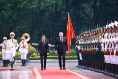 越南政府总理黎明兴主持仪式 欢迎斯洛伐克总理罗贝尔特·菲佐访越