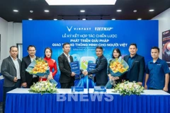 VinFast 制造与贸易有限公司已与 Vietmap 股份公司签署战略合作谅解备忘录，共同开发并在 VinFast 电动汽车上集成数字地图解决方案和智能交通服务。图自越通社
