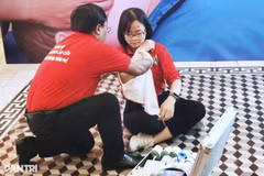 法越建立社区急救网络，对医药专业大学生进行标准化的急救技能培训。dantri.com.vn