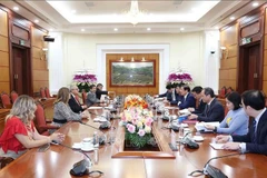 潘廷镯同志接见墨西哥工党高级代表团。图自越通社