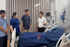 全力调动各方资源救治游艇倾覆事故伤者