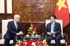 越南国家主席梁强接受芬兰驻越大使凯约·诺尔万托辞行拜会。图自越通社