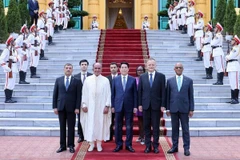 国家主席梁强接受各国大使递交国书