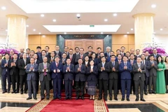 越共中央书记处常务书记陈锦秀会见老挝人民革命党高级代表团