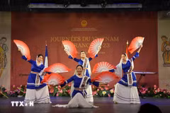“春天的色彩”艺术活动在法国推广越南文化