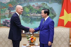 越南政府副总理陈红河会见了荷兰驻越南大使凯斯·范·巴尔（Kees van Baar）。图自越通社