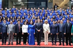 法国总统马克龙：法国希望与越南深化科技领域合作