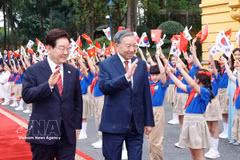 越共中央总书记、国家主席苏林主持仪式，欢迎韩国总统李在明访越