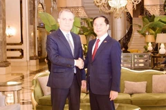 越南政府副总理、外交部长裴青山会见阿塞拜疆外交部长杰伊洪·巴伊拉莫夫。图自越通社