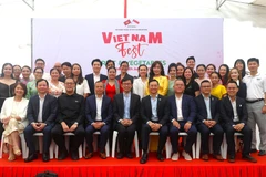 出席“2025年越南蔬果节”的代表合影。图自越通社