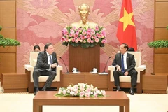 越南国会副主席陈光方会见美国驻越大使。图自quochoi.vn